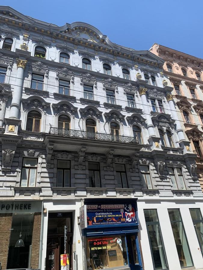 Grosszuegiges Apartment Mit Lounge Naehe Naschmarkt Vienna Luaran gambar